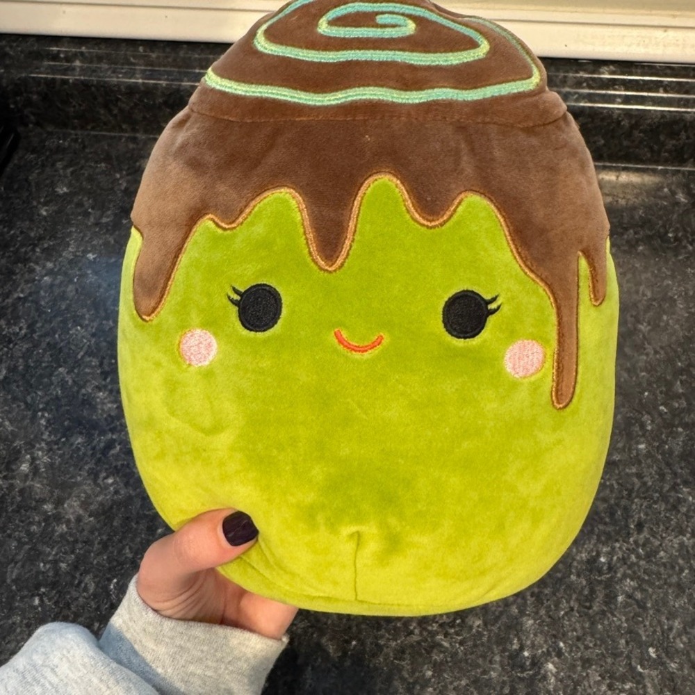 Squishmallows Malta Matcha Cinnamon Roll Plush